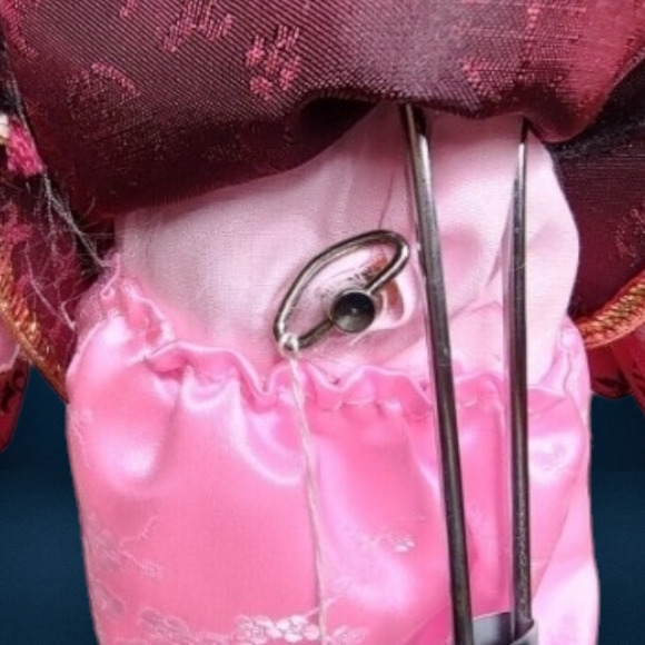 Vintage 1992 “Ushi” Doll – Ellis Island – American Dreams – Plays Kao Shan Ching - Picture 11 of 14